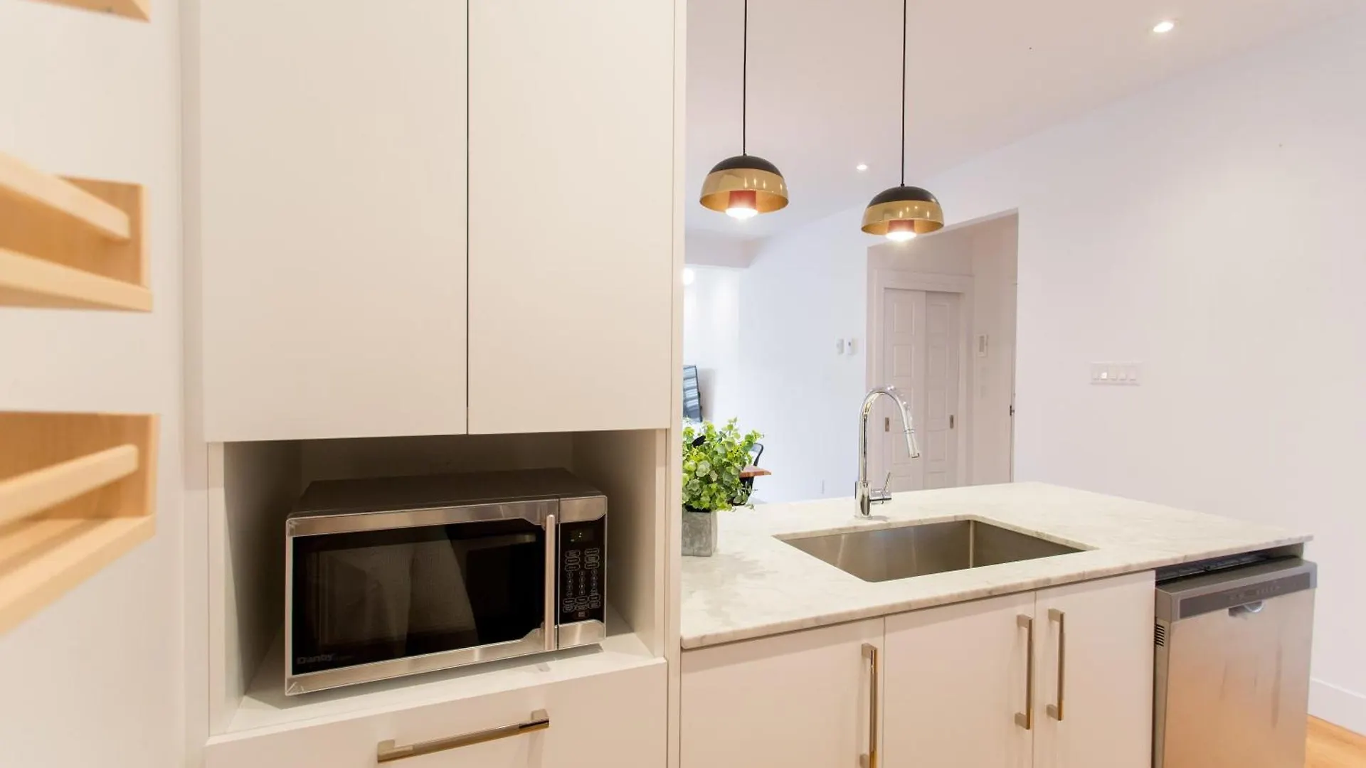 Hip, Stylish Apartment In Little Italy By Den Stays A Montreal