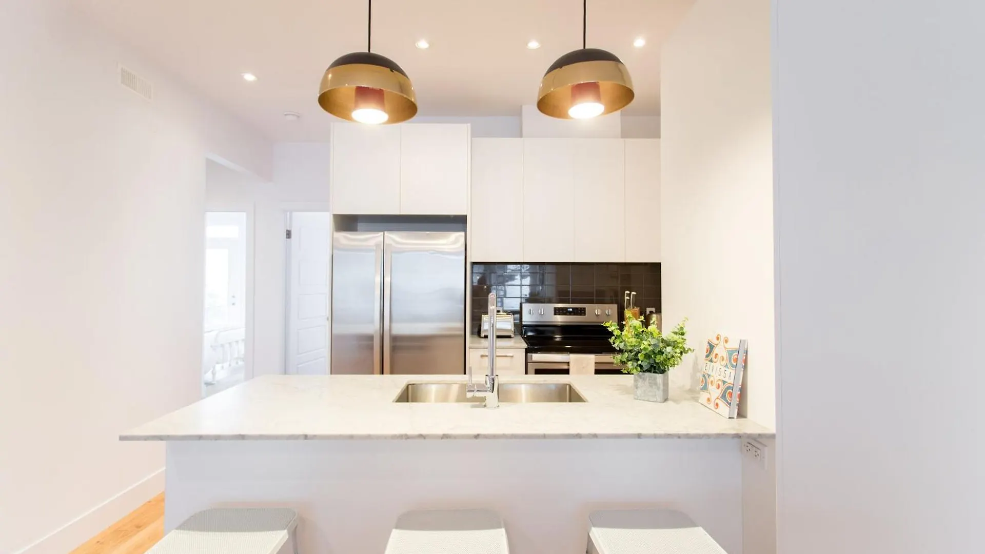 Hip, Stylish Apartment In Little Italy By Den Stays A Montreal