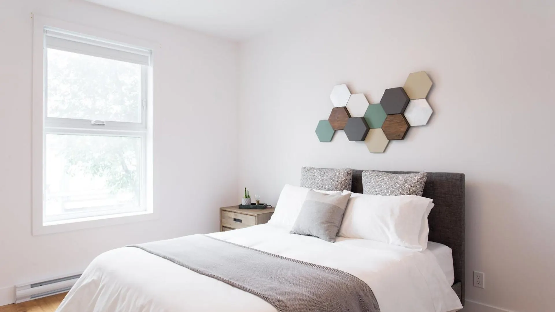Hip, Stylish Apartment In Little Italy By Den Stays A Montreal
