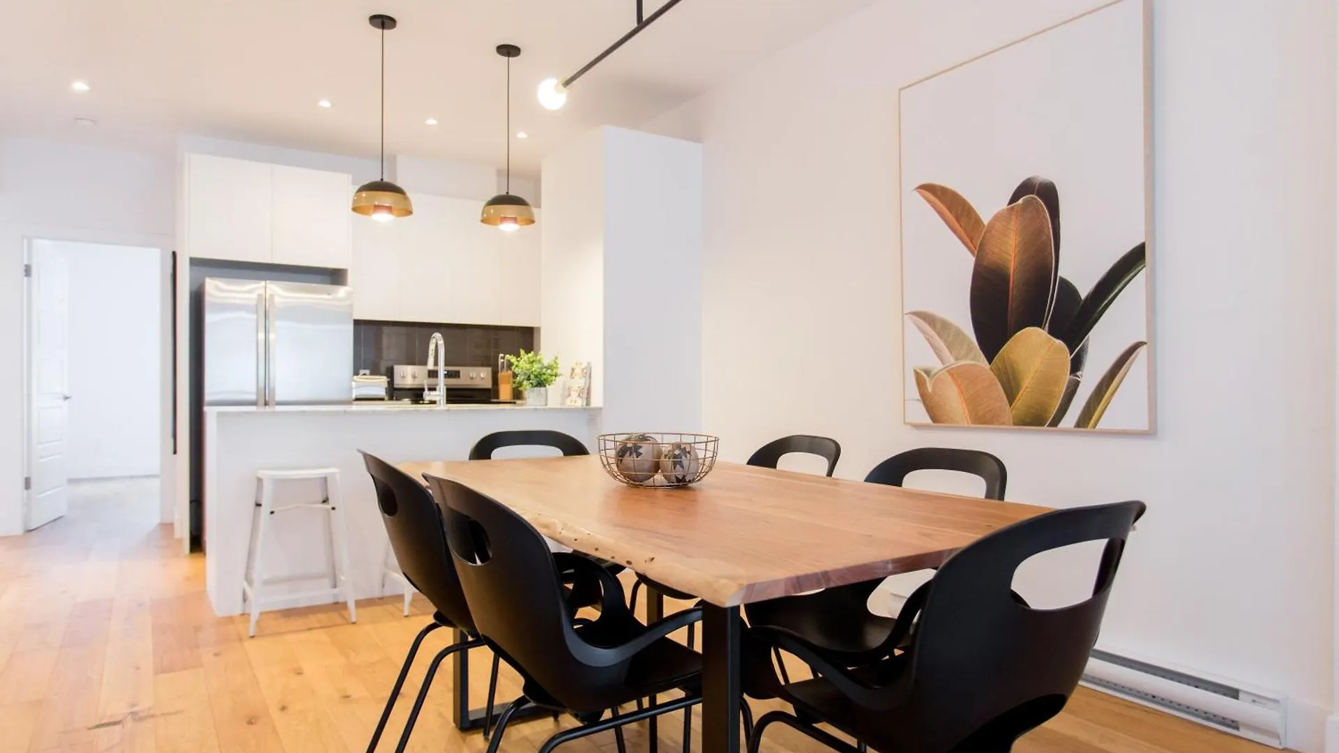 Hip, Stylish Apartment In Little Italy By Den Stays A Montreal